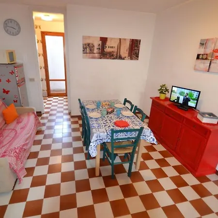 Comfy Flat With Shared Pool Апартаменты *
